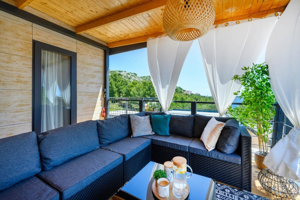 Day, View (from property/room), Balcony/Terrace, Food and drinks, Seating area, Sea view