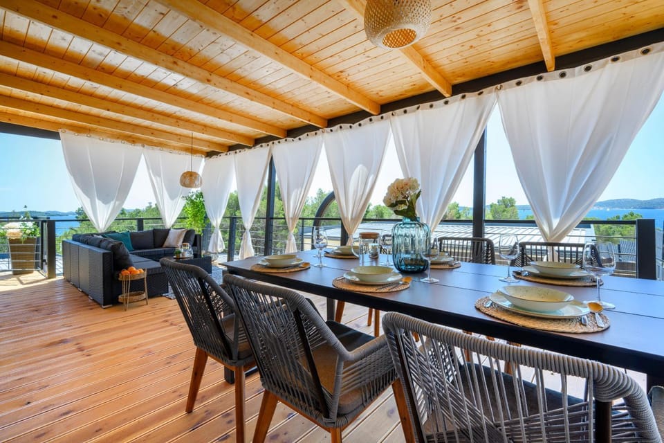 Day, View (from property/room), Balcony/Terrace, Seating area, Dining area, Sea view