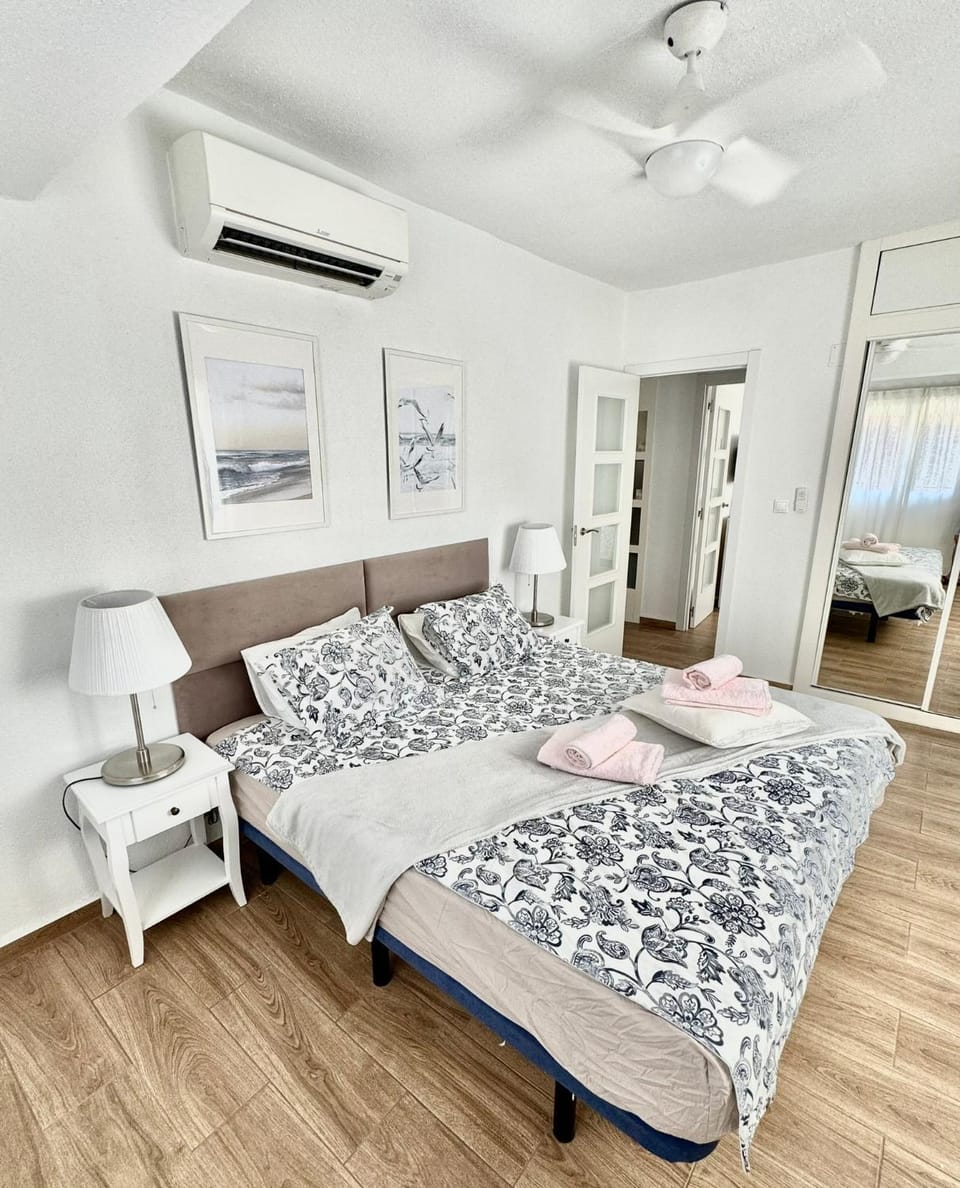 Del Mar 2 Deluxe Apartment Playa del Cura Torrevieja Apartment in Torrevieja