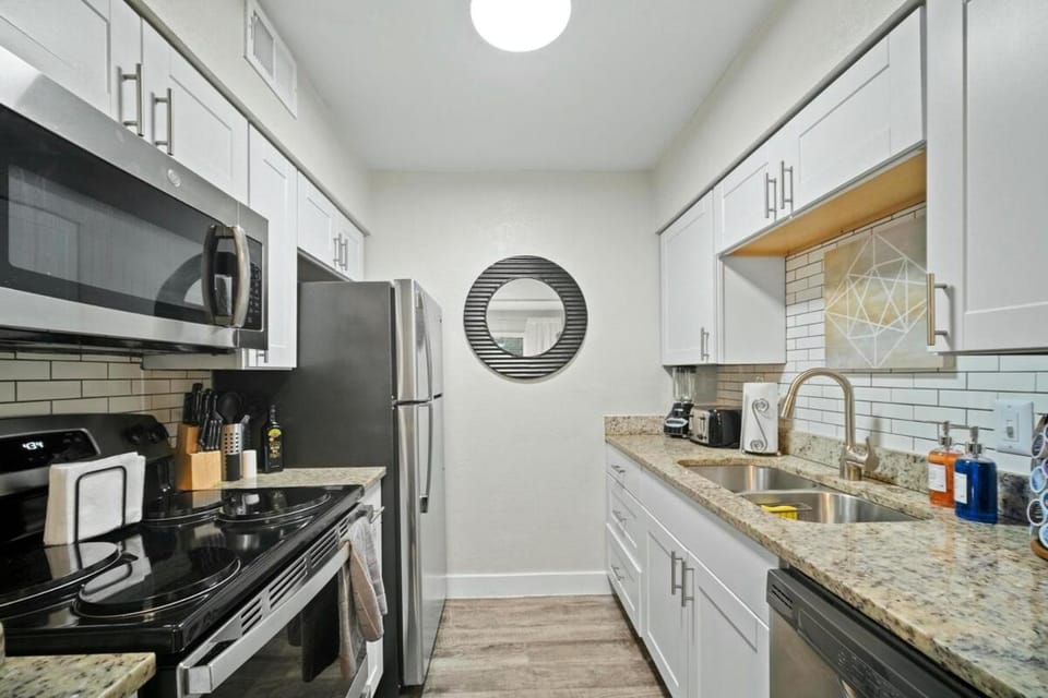 Two Apartments in the Heart of Arlington Apartment in Arlington
