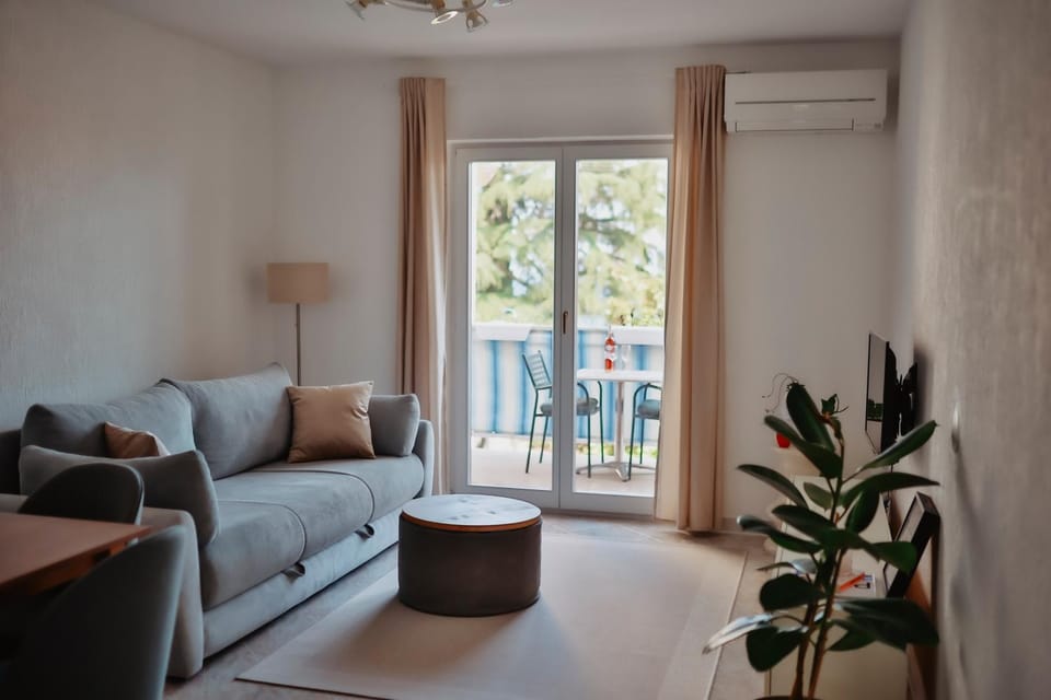 Sea view bliss Ičići, free parking Apartment in Primorje-Gorski Kotar County