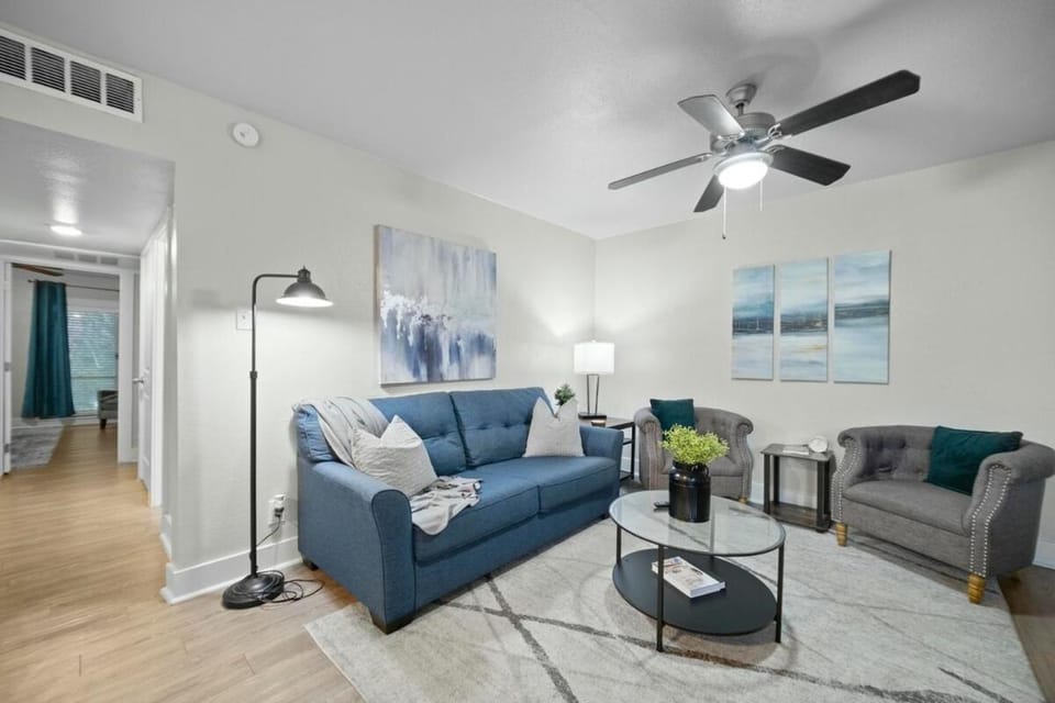 Two Apartments in the Heart of Arlington Apartment in Arlington