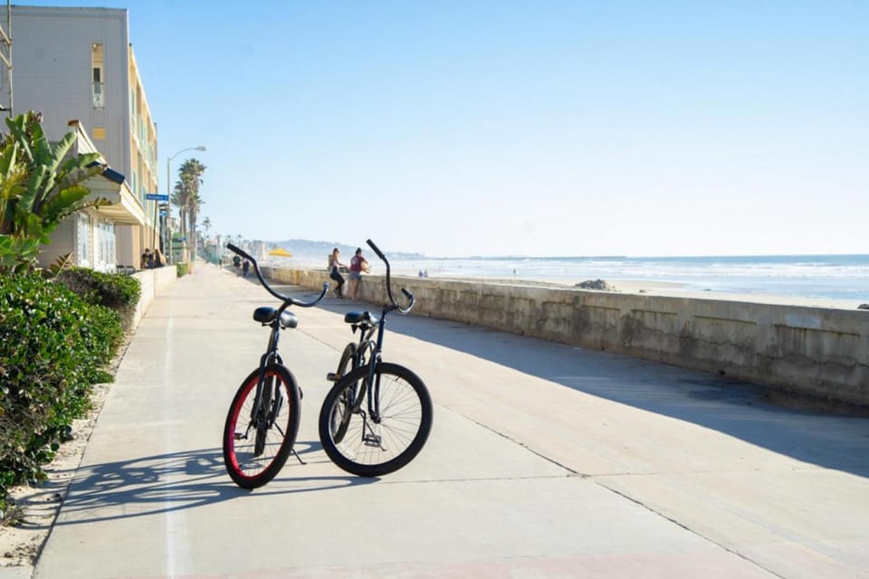 Coastal Escape Ping Pong Bikes and Steps to Sand House in Mission Beach