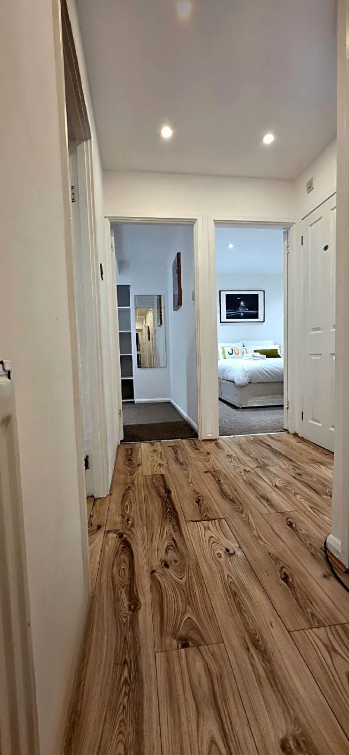 Bed, Photo of the whole room, wardrobe