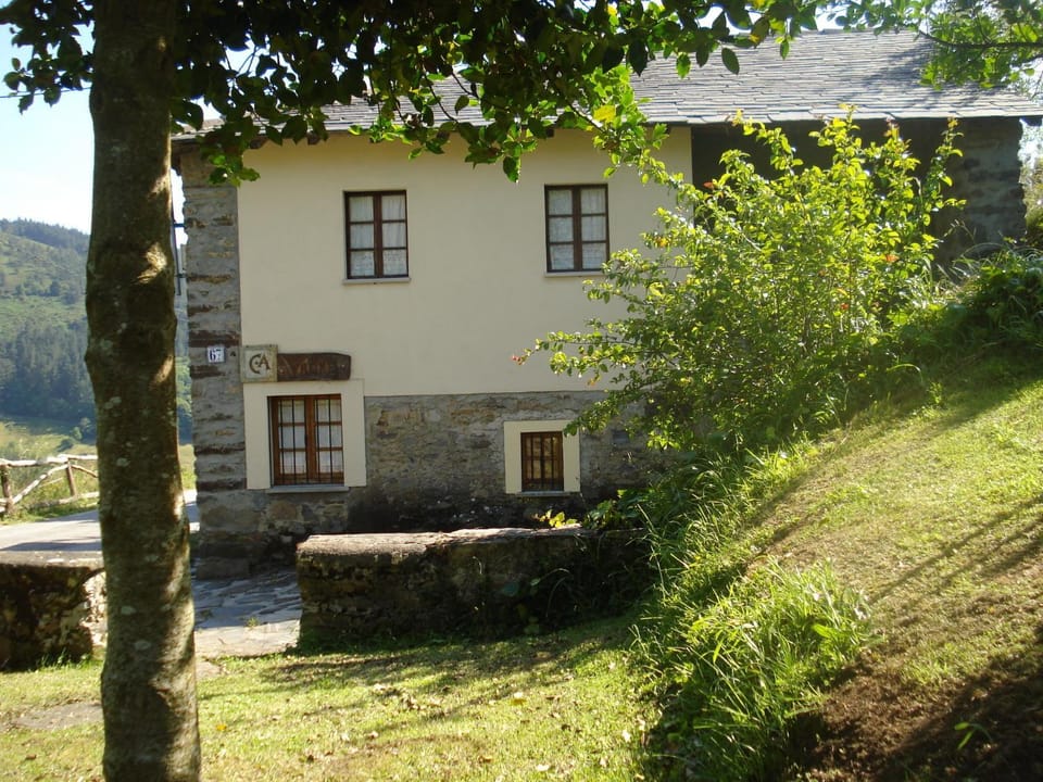 Casa de Aldea Vache Country House in Asturias