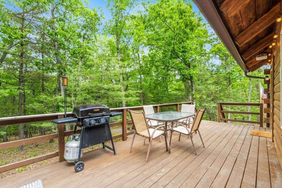 Patio, Spring, Day, BBQ facilities, Balcony/Terrace
