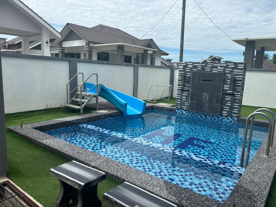 HF PCB Homestay Private Pool House in Malaysia