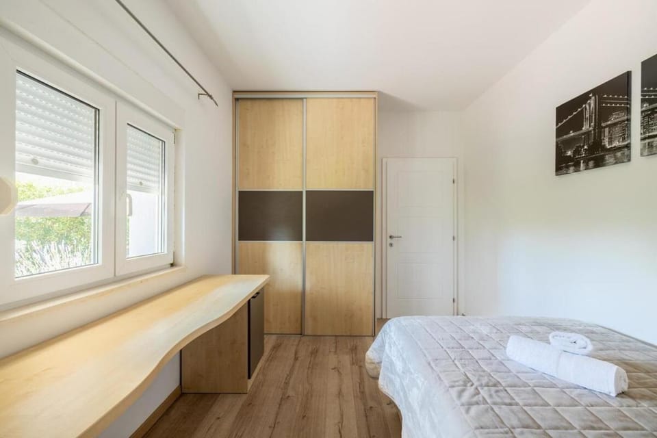 Bed, Photo of the whole room, Bedroom, towels, wardrobe