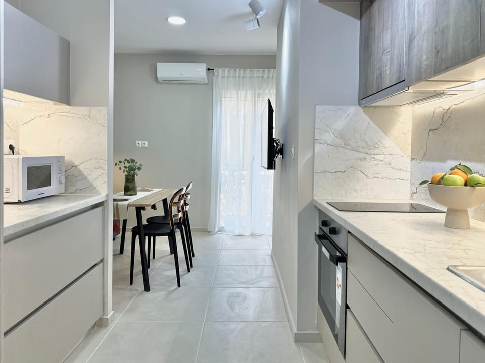 Dining area, oven, stove, air conditioner