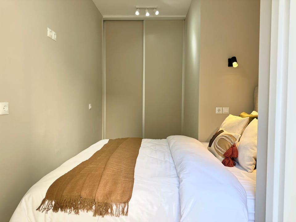 Bed, Bedroom, wardrobe