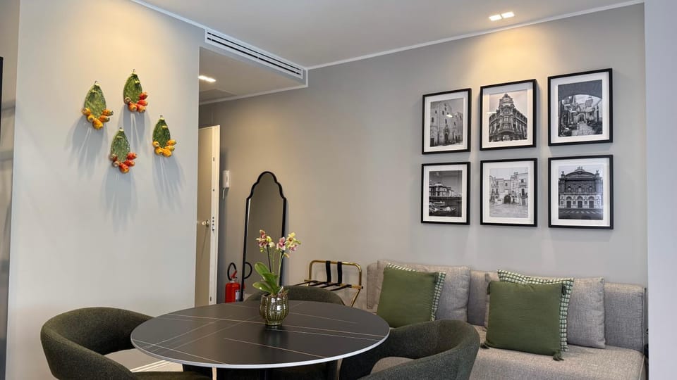 Living room, Seating area