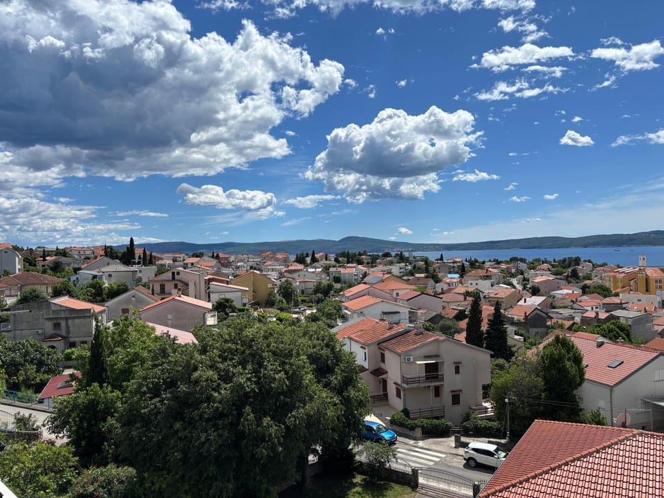 View (from property/room), Sea view, Street view