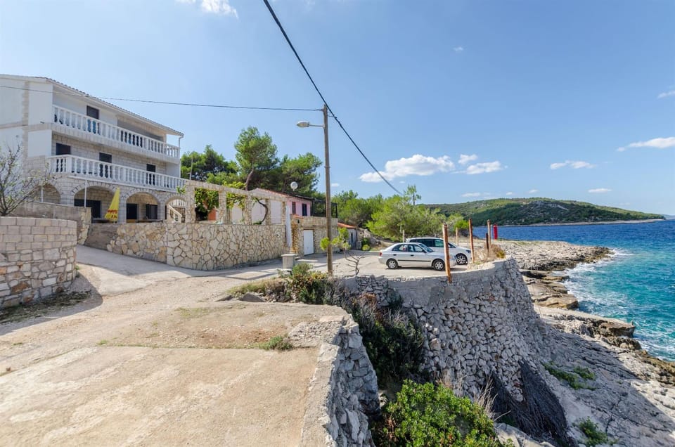 Facade/entrance, Sea view
