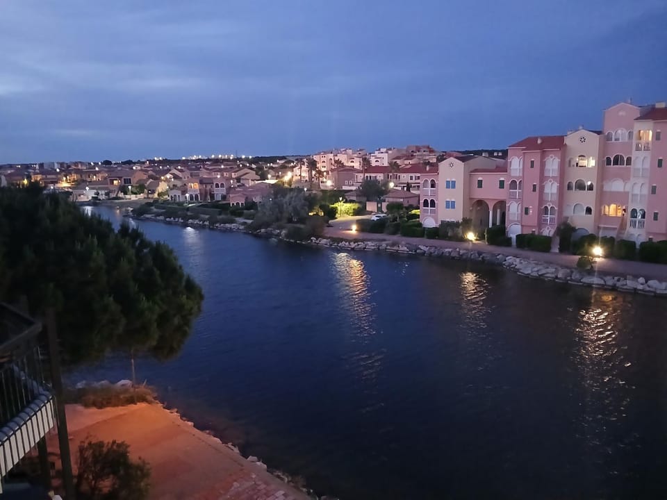 Beau appartement face à l eau Apartment in Le Barcarès