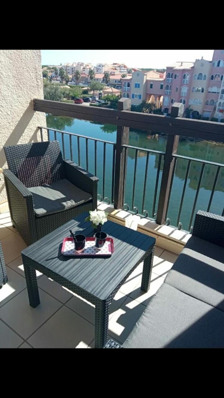 Beau appartement face à l eau Apartment in Le Barcarès