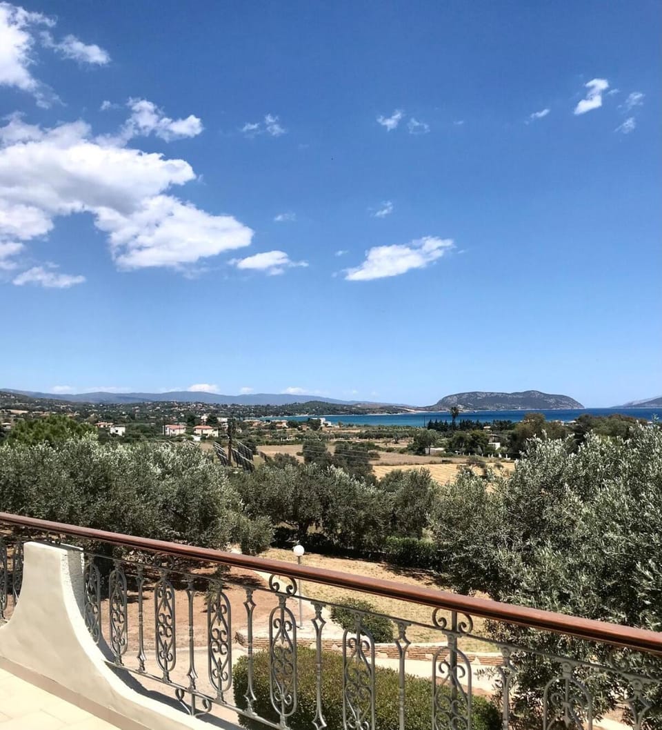 Petrothalassa View House in Peloponnese Region
