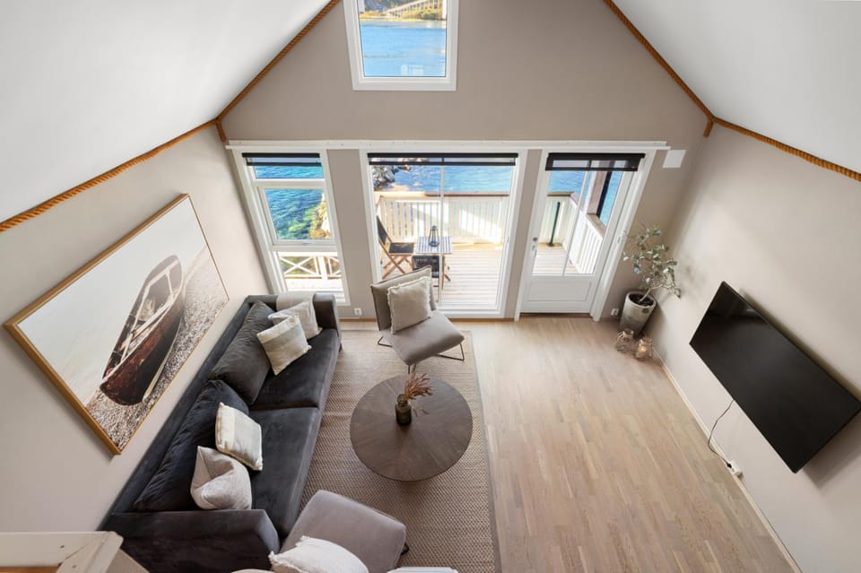 TV and multimedia, View (from property/room), Balcony/Terrace, Living room, Seating area