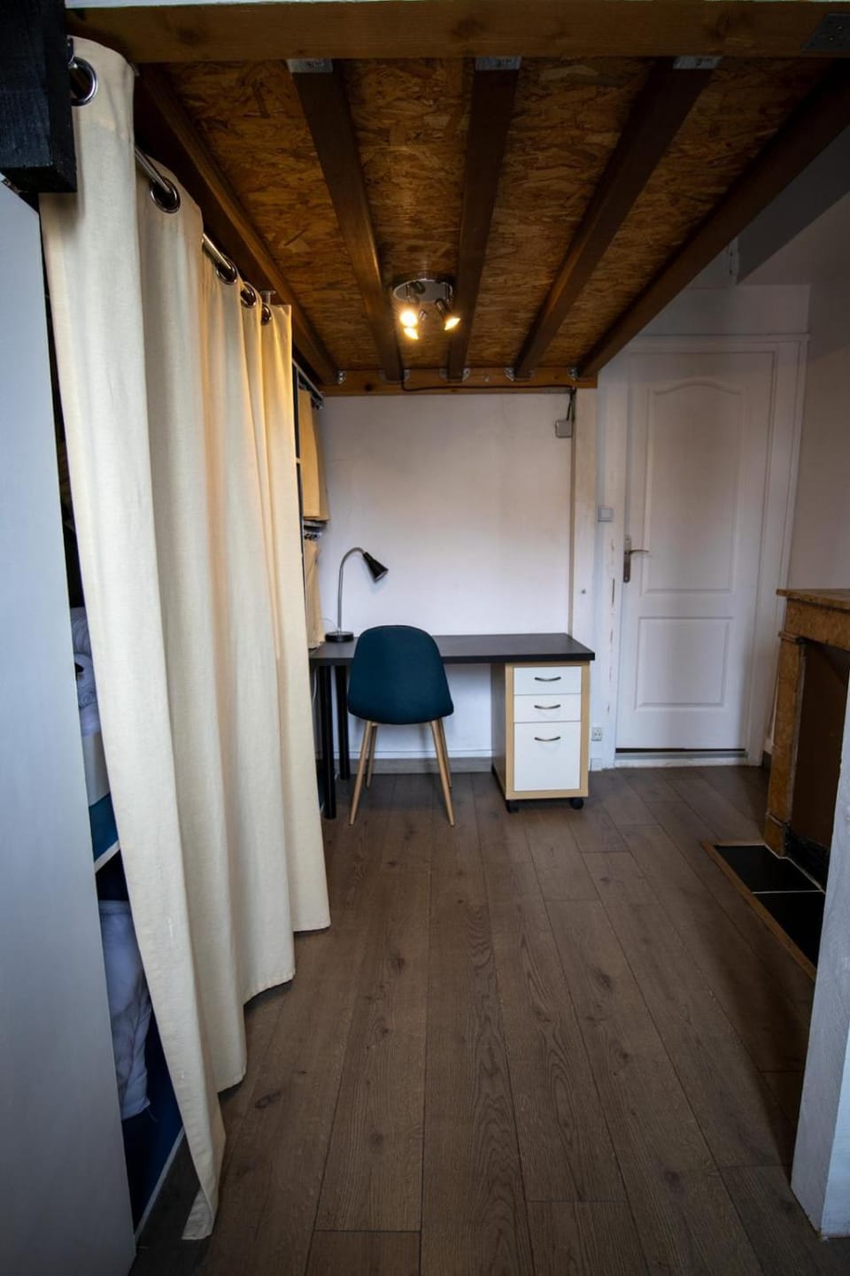 Seating area, Bedroom