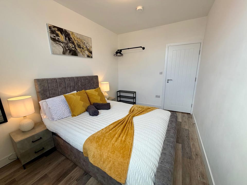 2 Bed Preston City Centre Flat - Sleeps 4 - 1 Free Parking Space Apartment in Preston