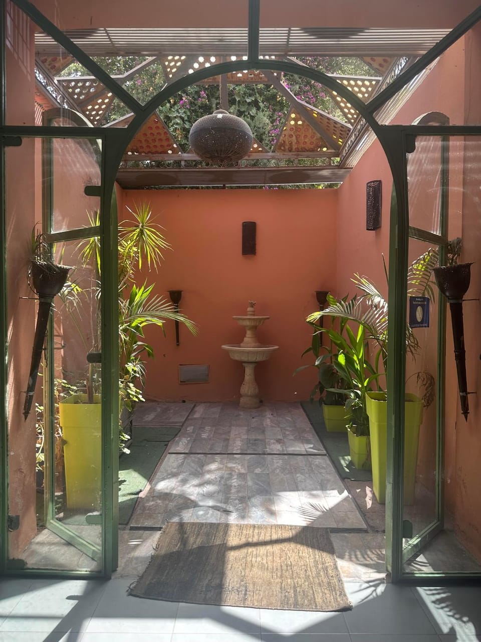 Facade/entrance