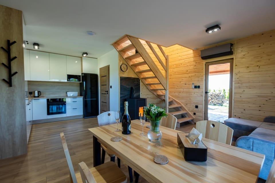 Kitchen or kitchenette, Dining area, dishwasher, oven, stove