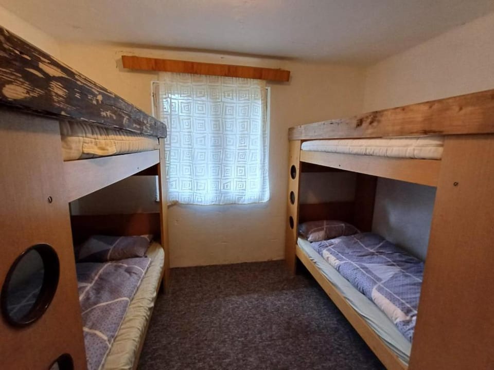 bunk bed