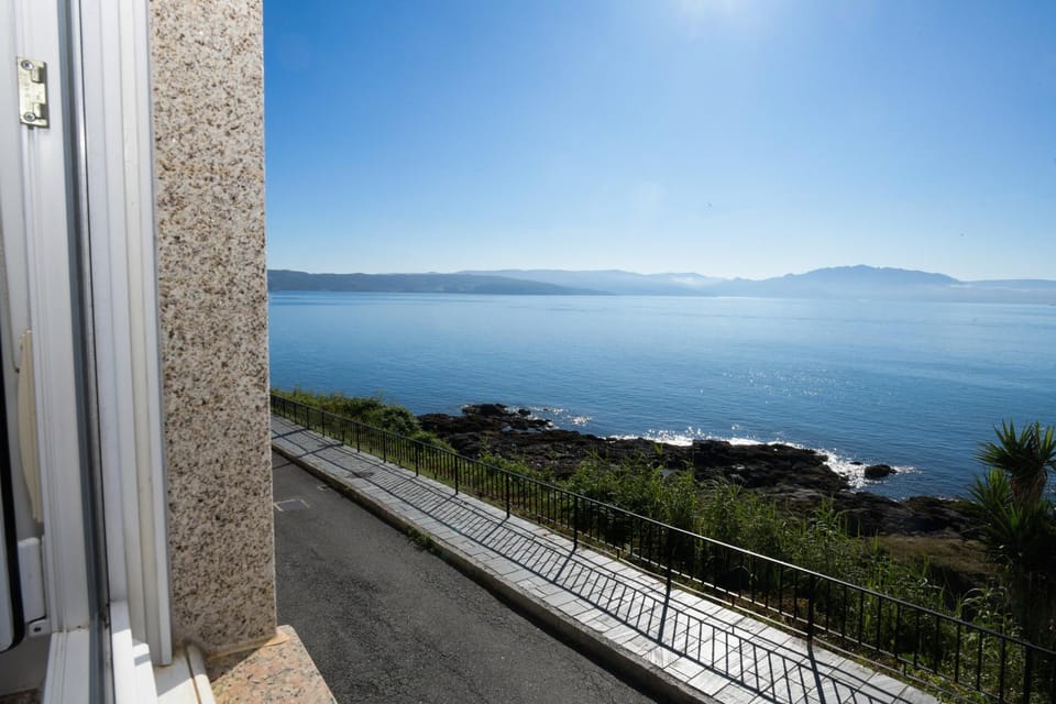 Nearby landmark, Day, Natural landscape, View (from property/room), Balcony/Terrace, Beach, Lake view, Sea view