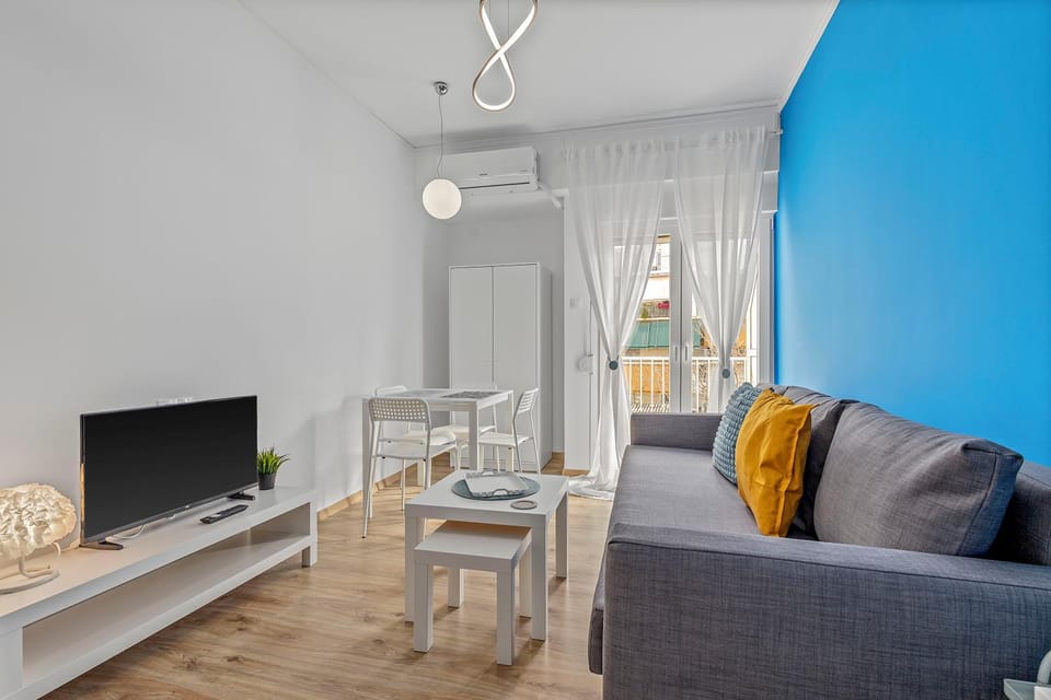 TV and multimedia, Living room, Dining area