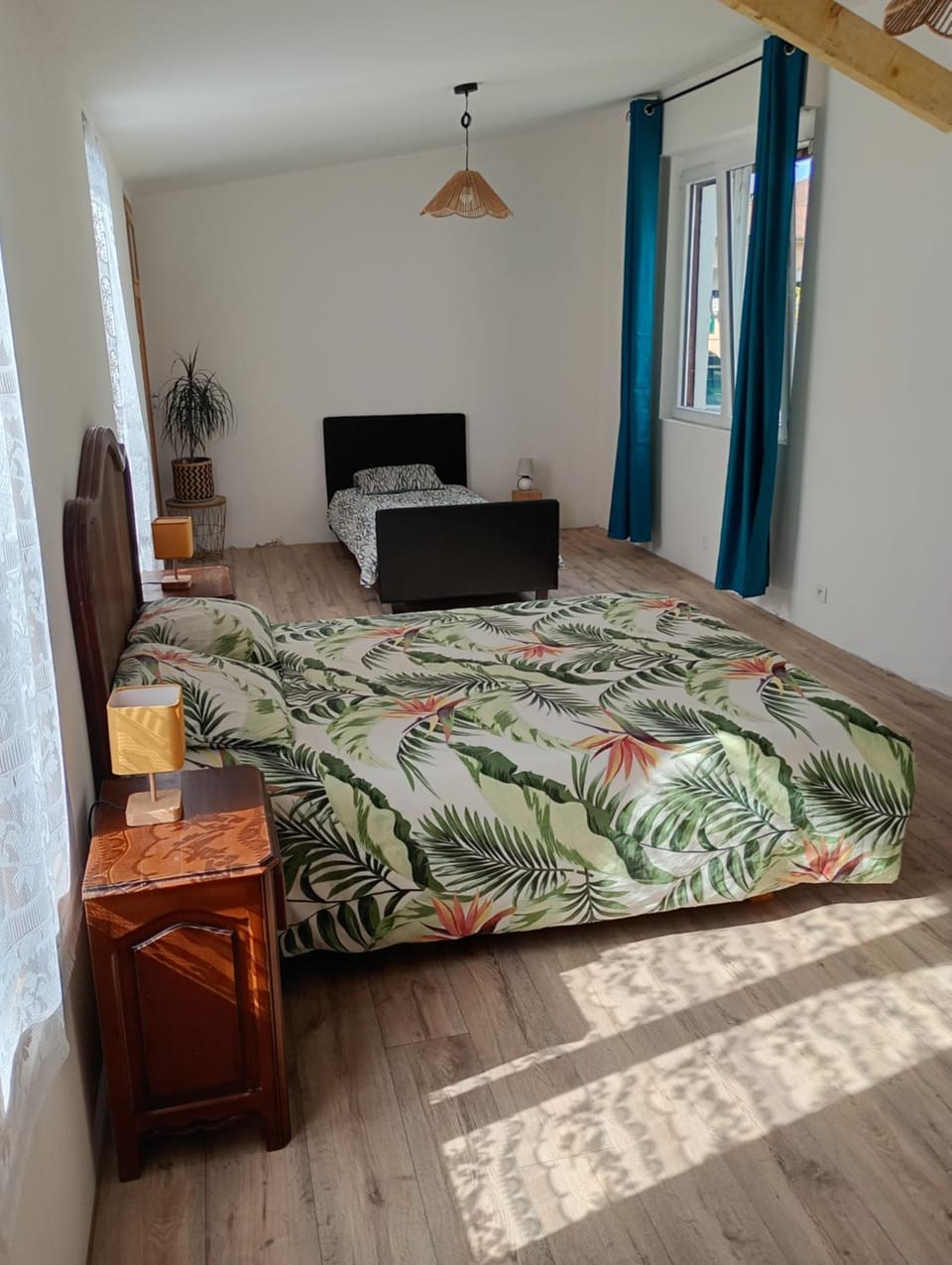 Bed, Photo of the whole room