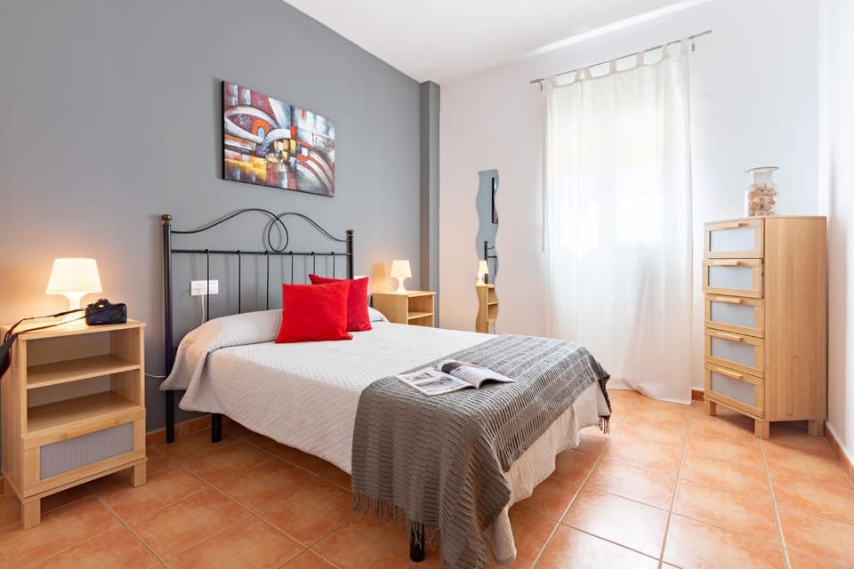 Bed, Photo of the whole room, Bedroom