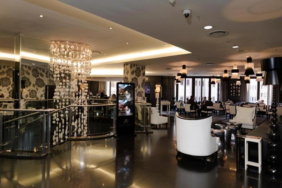 Luxury 1-Bedroom Suite in Sandton Apartment hotel in Sandton