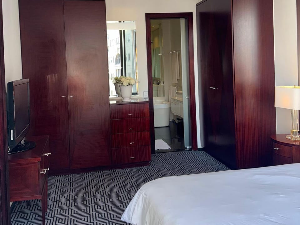 Luxury 1-Bedroom Suite in Sandton Apartment hotel in Sandton
