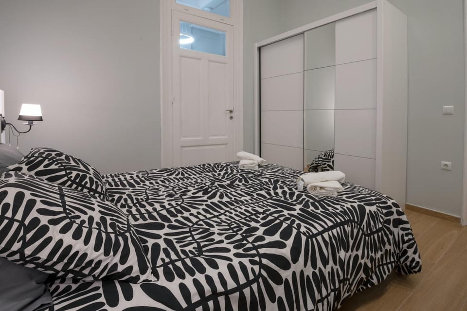 Bedroom, towels, towels