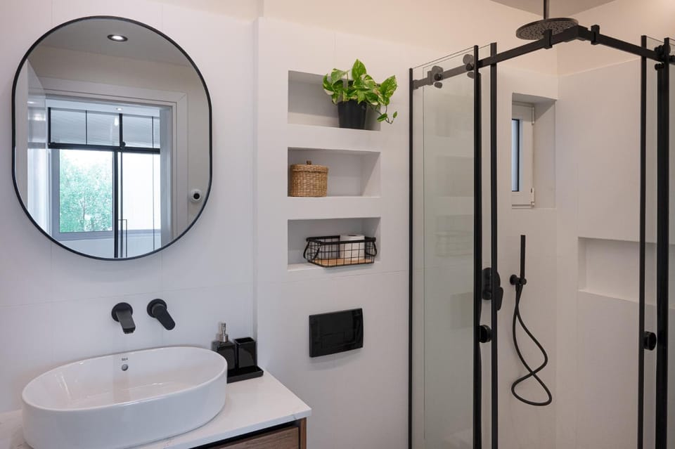 Shower, Bathroom