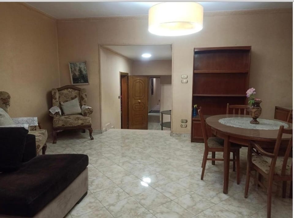Maadi Family Building Apartment in Cairo Governorate