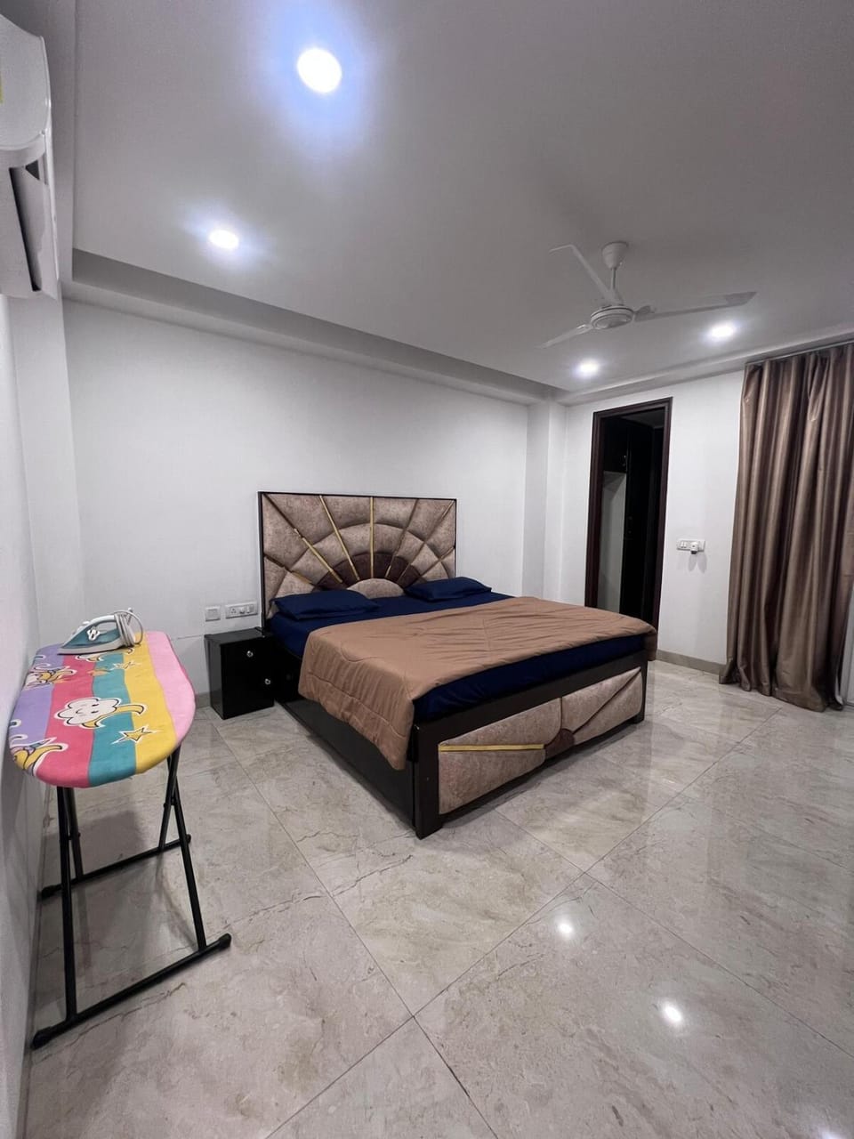 Urban 3bhk luxurious Apartment with Balcony relaxing vibe Apartment in New Delhi