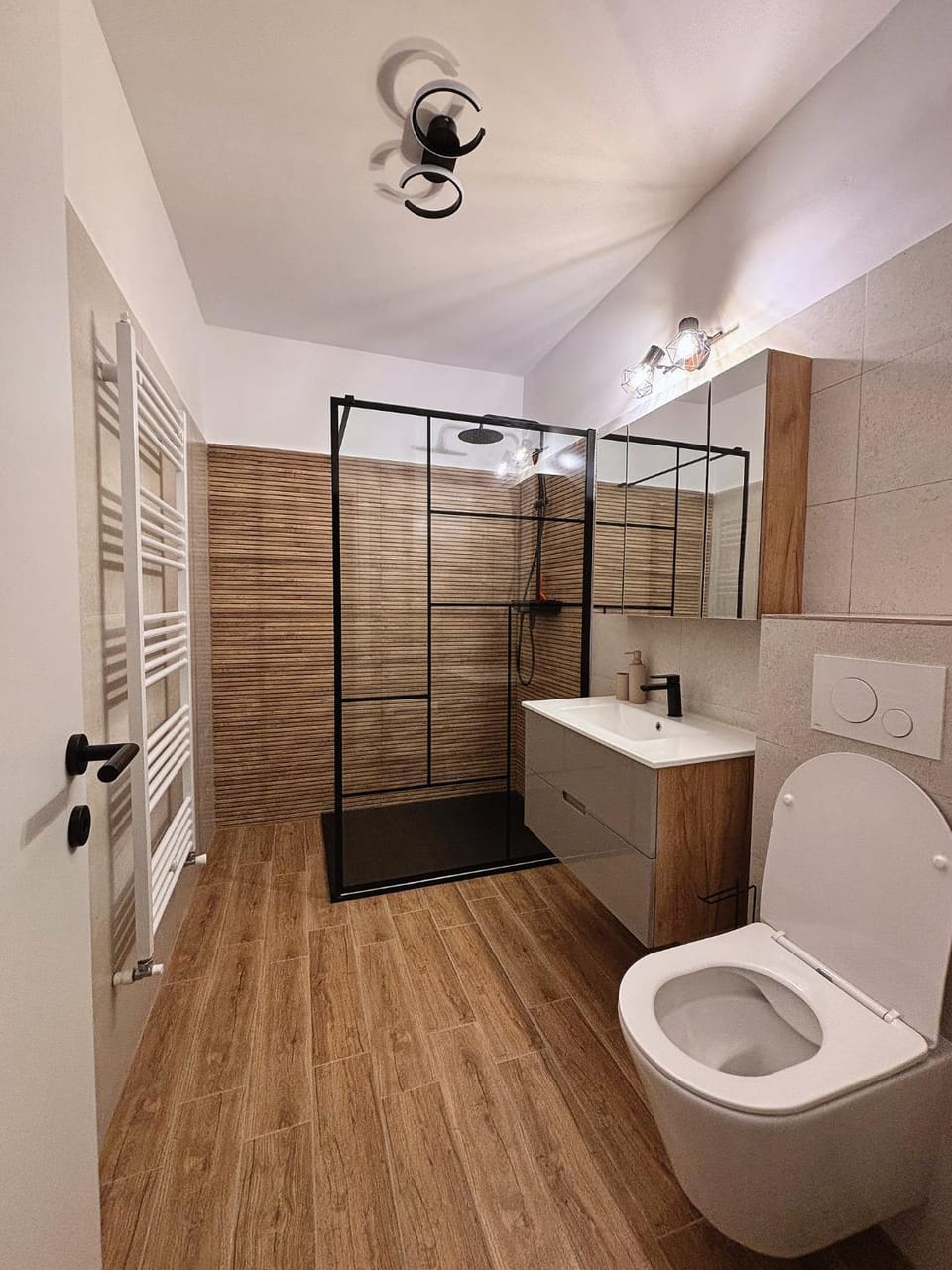 Shower, Toilet, Bathroom