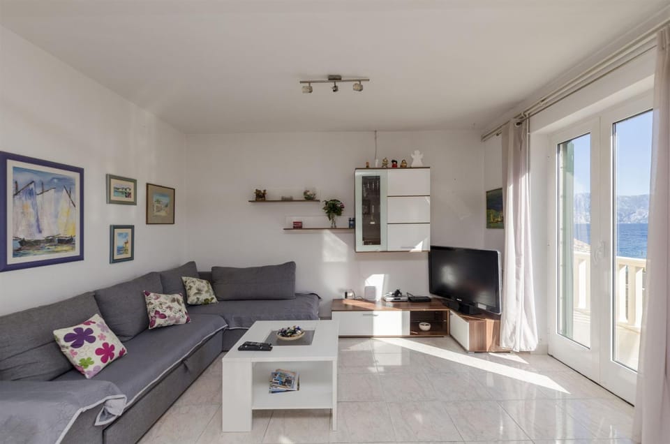 Living room, Sea view