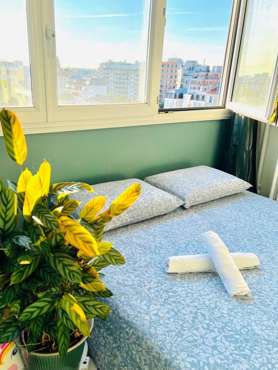 Un Cocon Vert Canard à côté Paris 14ème - 3 pièce de 70m2 avec 2 chambres et un grand salon lumineux Apartment in Montrouge