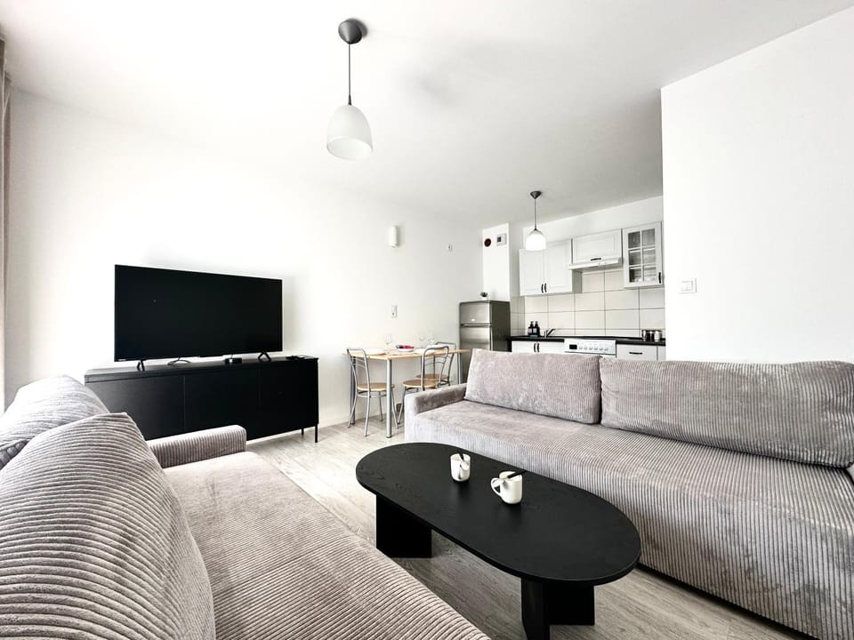 Iwaszkiewicza Apartment - Parking & Balcony Apartment in Lower Silesian Voivodeship