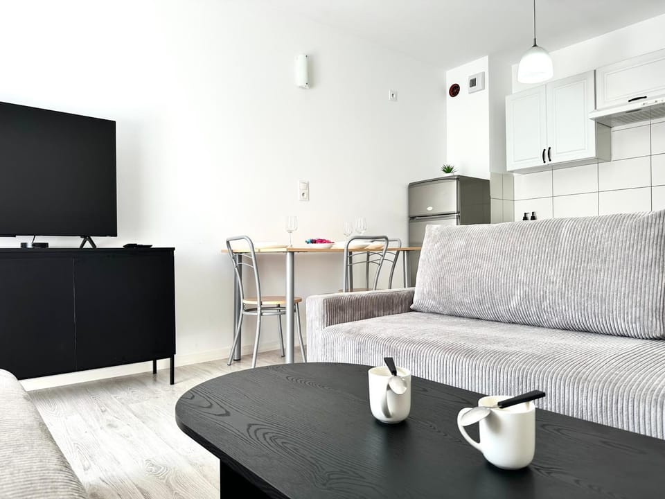 Iwaszkiewicza Apartment - Parking & Balcony Apartment in Lower Silesian Voivodeship