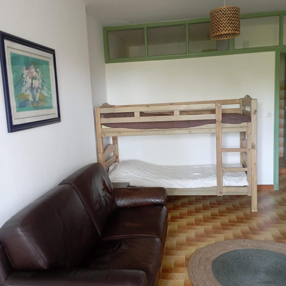 bunk bed