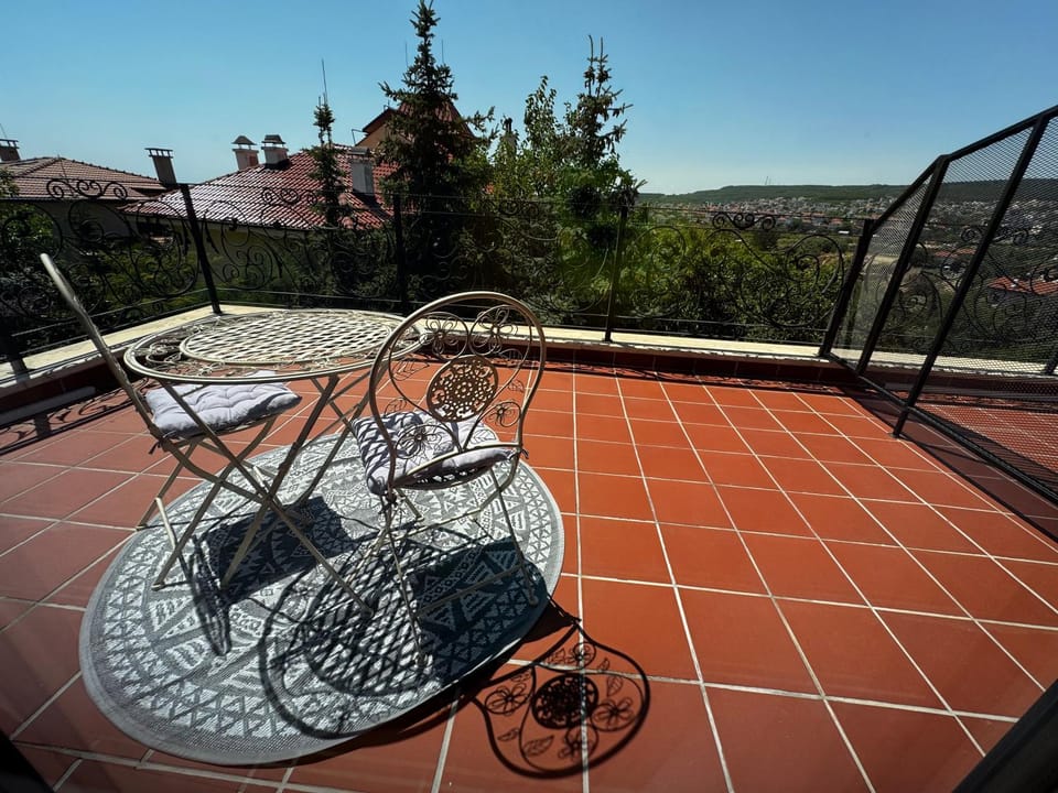 Province Stone House Varna Bed and Breakfast in Varna