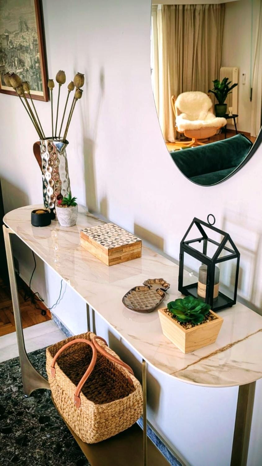 Avenue of Gods - Irakli's Retreat Apartment in Athens
