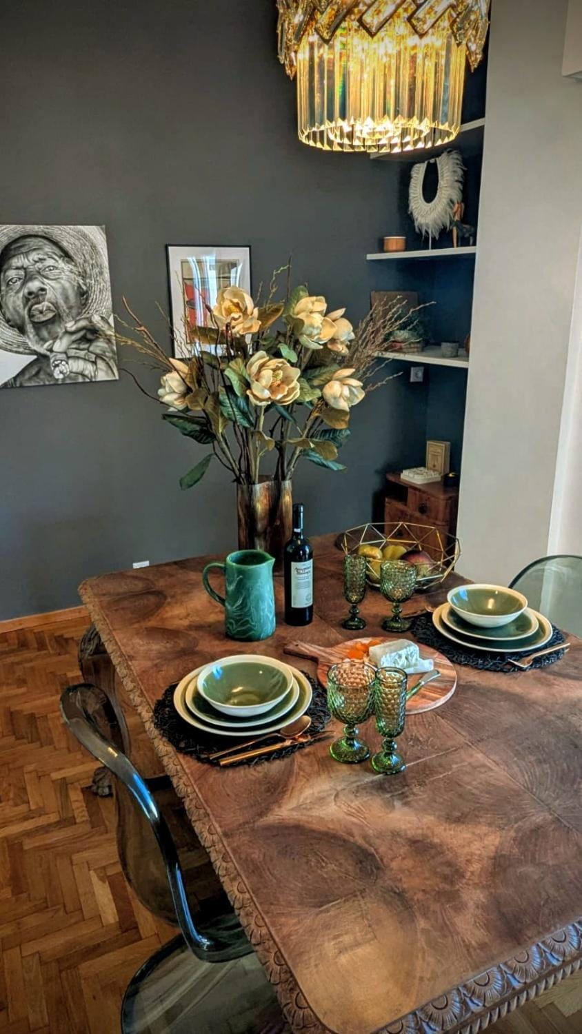 Avenue of Gods - Irakli's Retreat Apartment in Athens