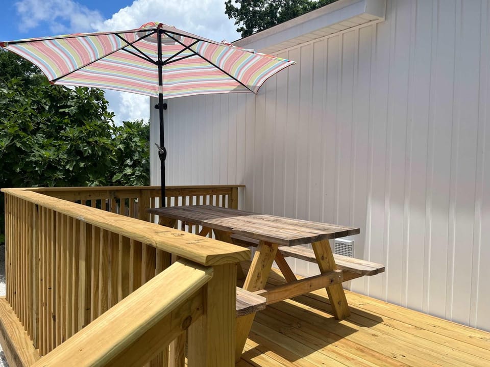 Cottage on 10th Cozy Retreat Near Downtown & Beach House in Pensacola