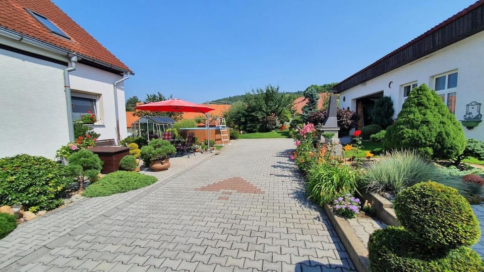 Complete living with a garden Apartment in Bavaria