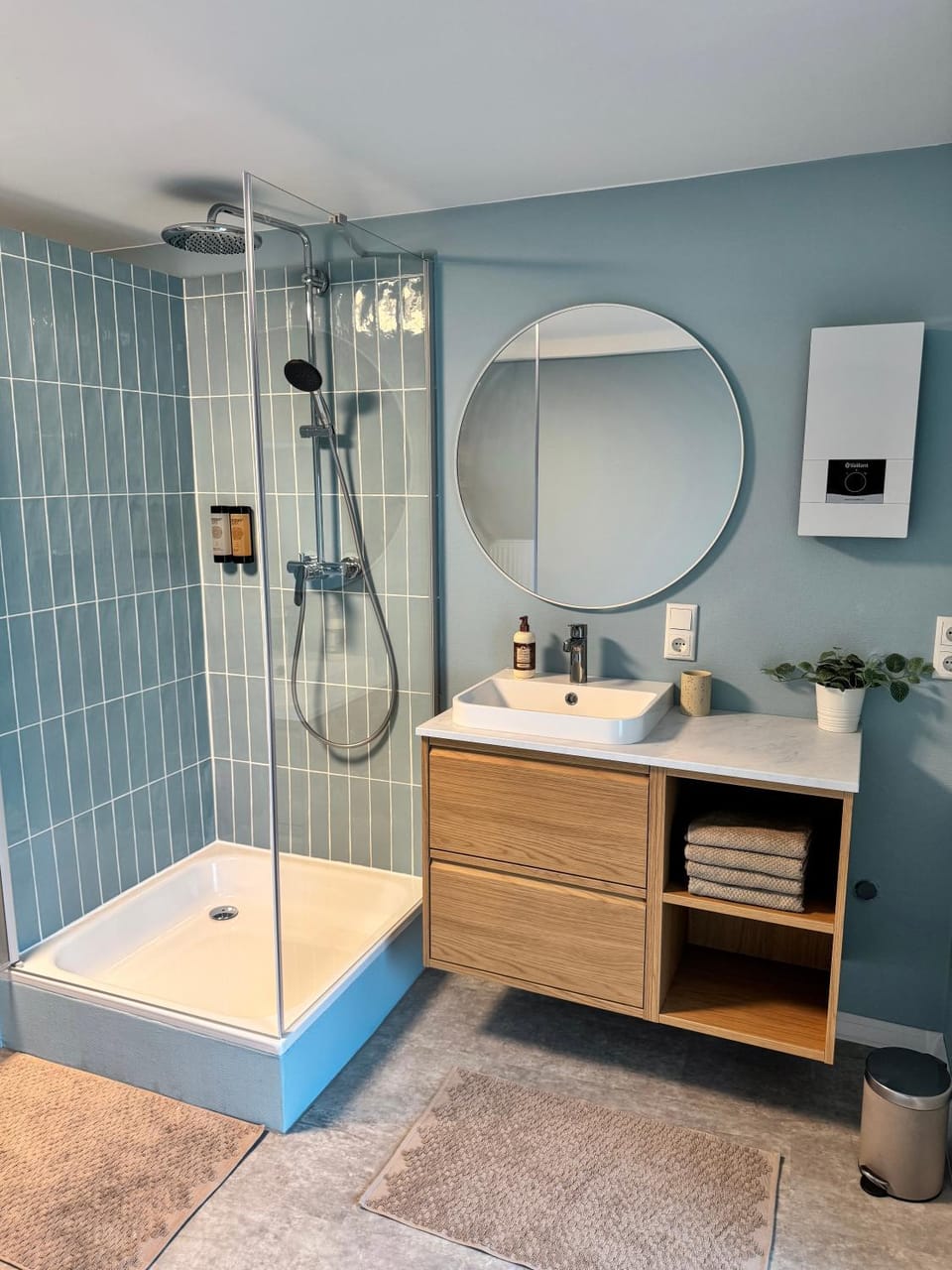 Shower, Bathroom, towels