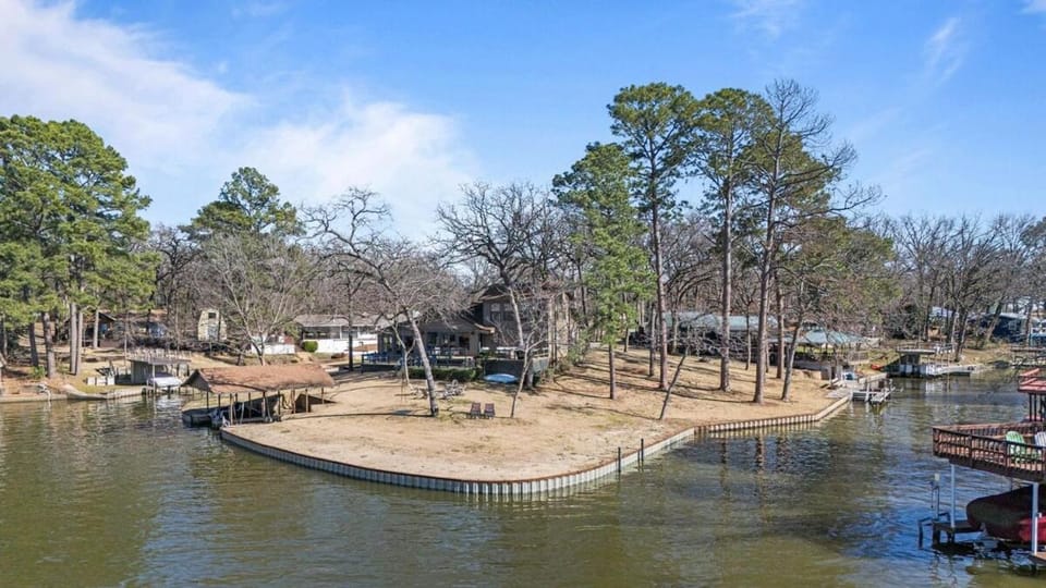 Twin-Coves Point House in Payne Springs