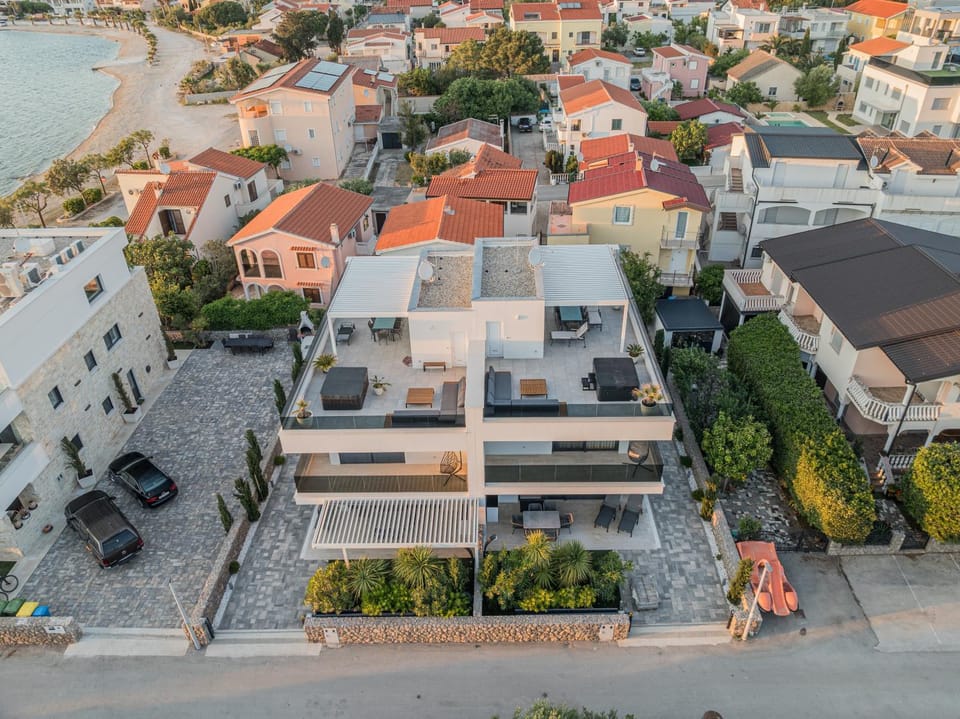 Property building, Bird's eye view